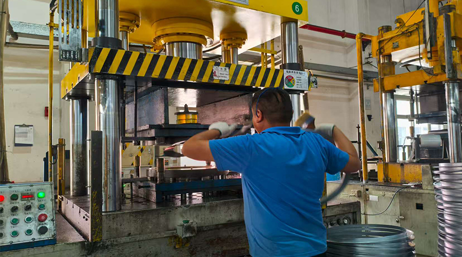 金環(huán)電器的滾筒干衣機(jī)如何適應(yīng)游艇、輪船等特殊海洋環(huán)境，確保高安全性和穩(wěn)定性？