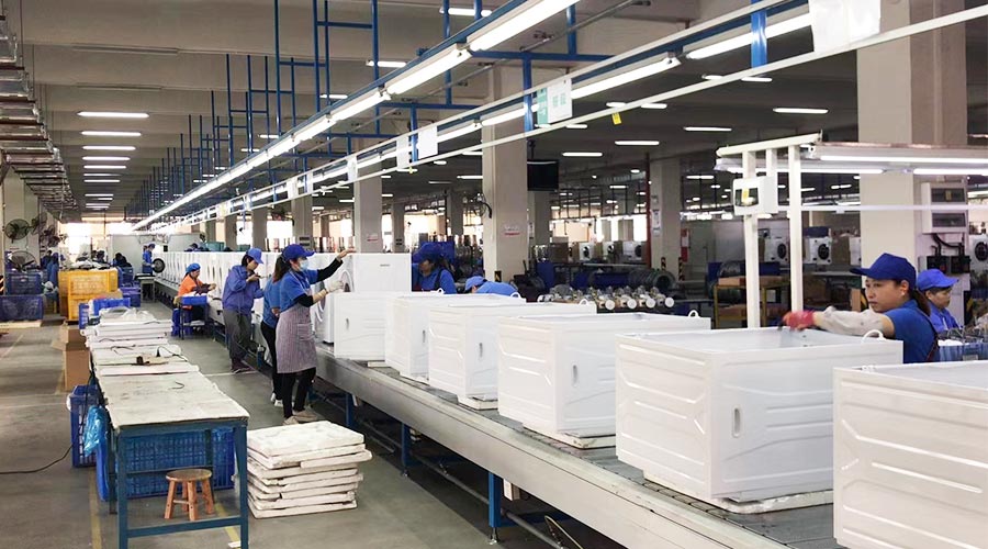 專業(yè)且專注！裝配車間開展客戶松下滾筒衣服烘干機生產(chǎn)