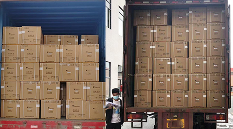 集裝箱裝柜進(jìn)行時(shí)！金環(huán)電器客戶迷你洗衣機(jī)順利發(fā)貨！