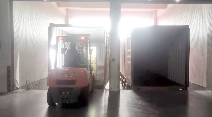 齊心協(xié)力為客戶！春節(jié)期間金環(huán)電器人員加班加點發(fā)貨